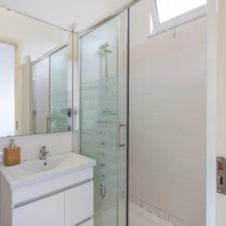 Appartement Flat With One Bedroom In Moscavide - *