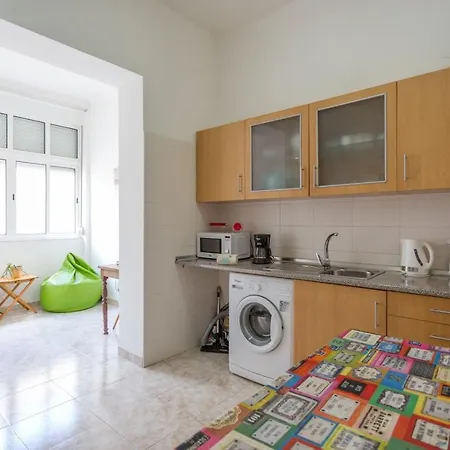 Flat With One Bedroom In Moscavide - Апартаменты Лиссабон