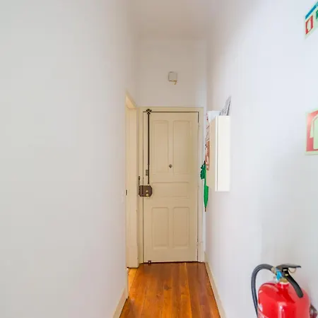 Flat With One Bedroom In Moscavide - 리스본